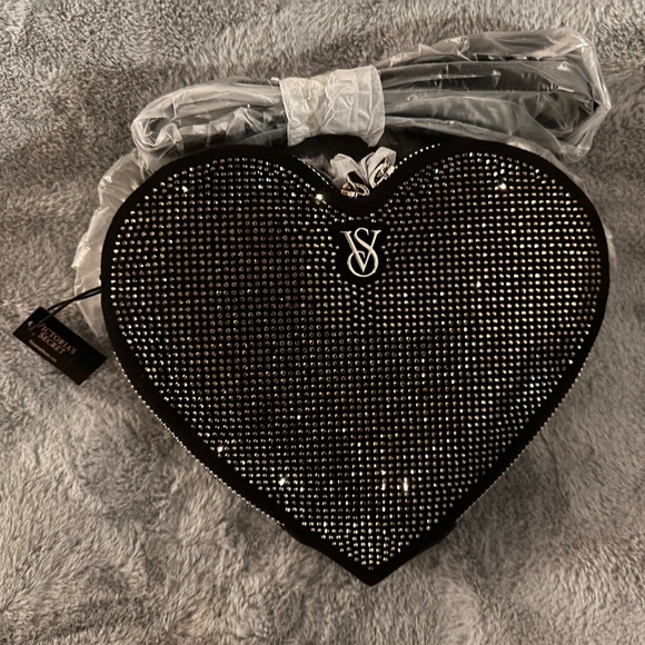 Victoria’s Secret Heart Crossbody Bag PRICE FIRM - Picture 3 of 8